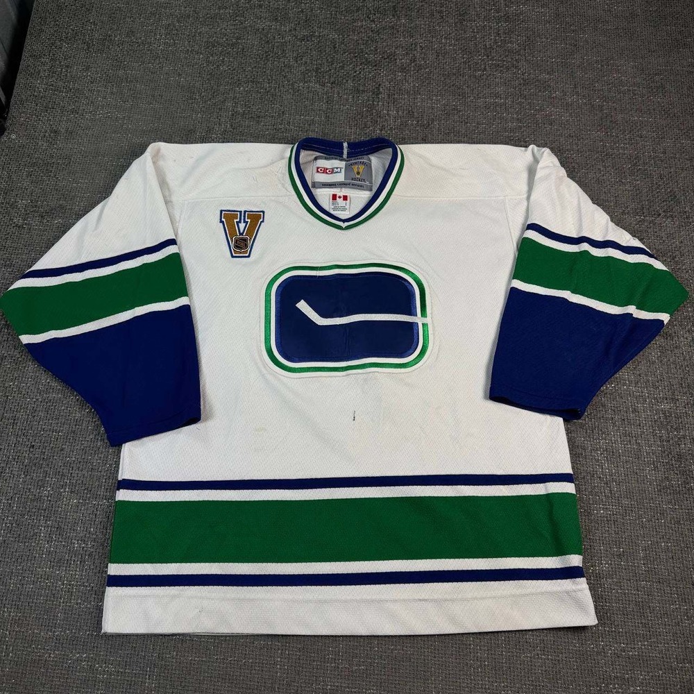 CCM Vancouver Canucks Hockey Jersey Mens L White Blue Vintage NHL 90s